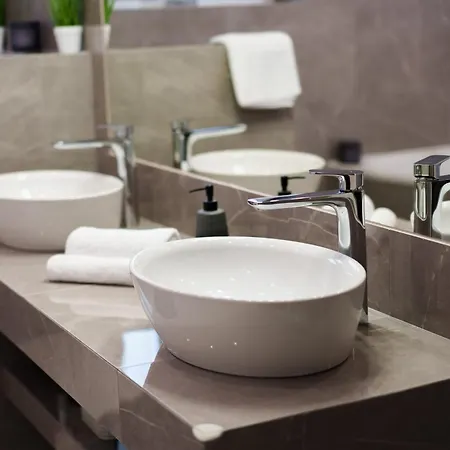Luxury With Sauna - 185 M2 קושיצה