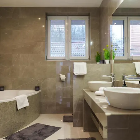 Lejlighed Luxury With Sauna - 185 M2 *