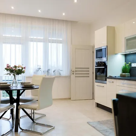 Luxury With Sauna - 185 M2 Lägenhet Košice