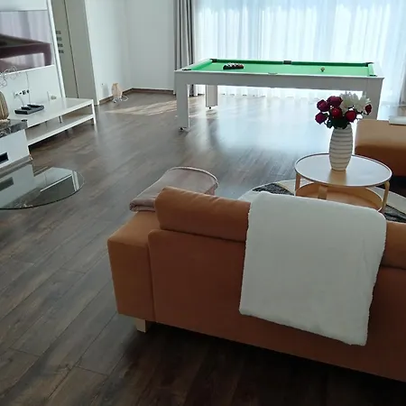 Luxury With Sauna - 185 M2 דירה